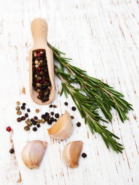 Sarımsak, biberiye ve biber