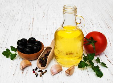 Zeytinyağı, sarımsak, domates ve biber