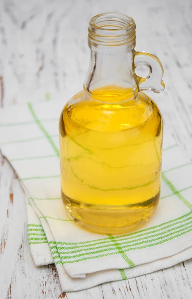 Aceite de oliva en botella —  Fotos de Stock