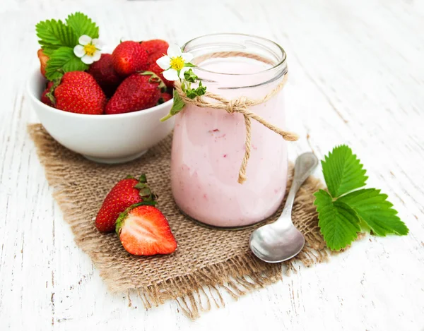 Yogur de fresa — Foto de Stock