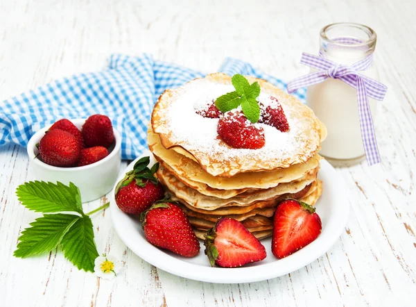 딸기 팬케이크 — 스톡 사진