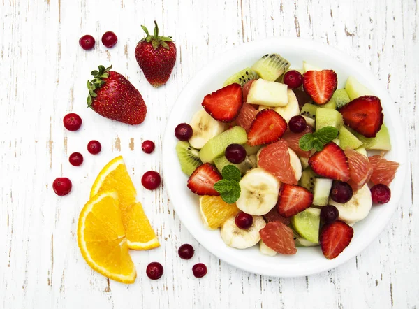 Salát s čerstvým ovocem — Stock fotografie