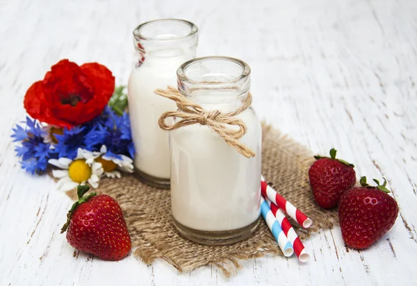 Bottiglie di latte — Foto Stock