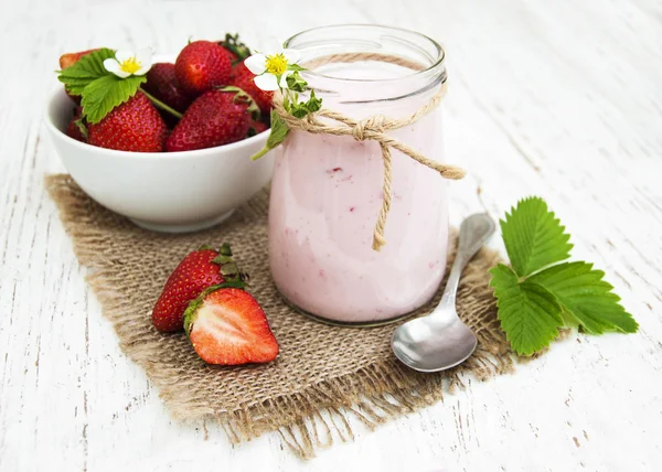 Yogur de fresa — Foto de Stock