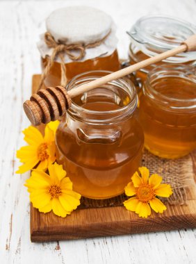 çiçeklerle tatlım