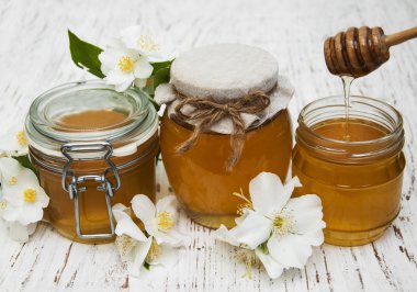 Yasemin çiçekleri ile tatlım