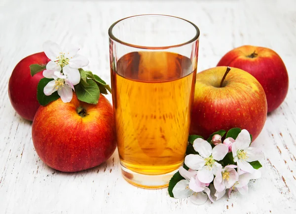 Vaso de zumo de manzana — Foto de Stock