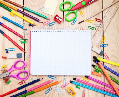 Defter ile okul malzemeleri