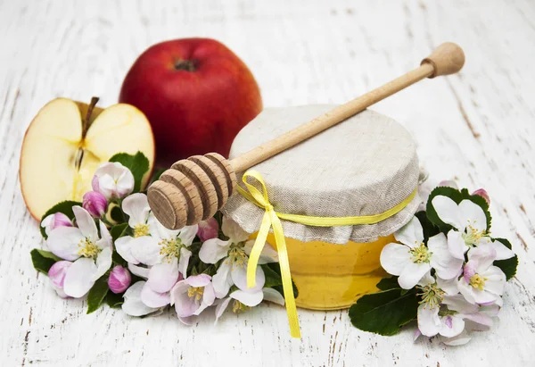 Apples with honey — Stock Photo, Image