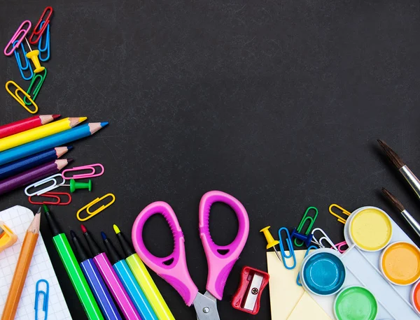 Okul malzemeleri ve karatahta