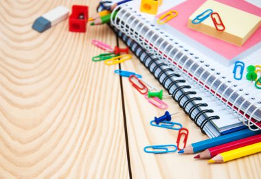 Defter ile okul malzemeleri