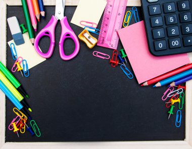 Okul malzemeleri ve karatahta