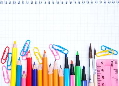 Defter ile okul malzemeleri