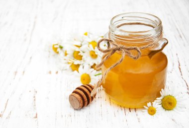 Kavanoz bal papatya ile