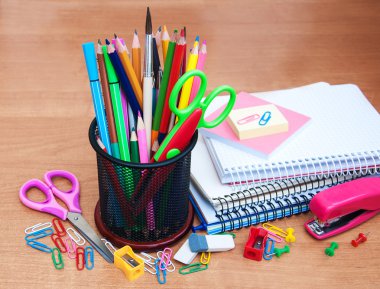 Okul malzemeleri.