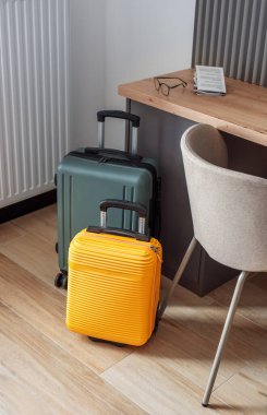 Yolculuk için hazırlanmak mı yoksa yeni konaklama yeri bulmak mı?