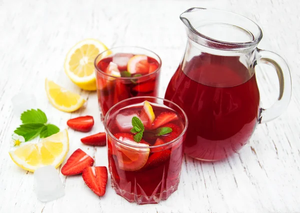 Sommer-Erdbeer-Drink — Stockfoto