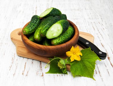 çiçek ile taze salatalık