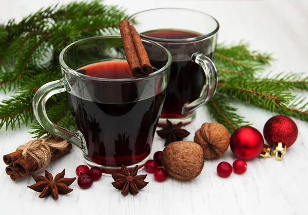 Mulled wine with spices — Stock Photo, Image