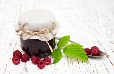 Ahududu reçeli ve çilek