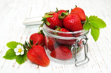 çilek ile jar