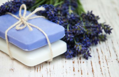 Lavanta çiçekleri ve sabun