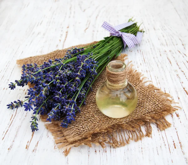 Produtos de spa de lavanda — Fotografia de Stock