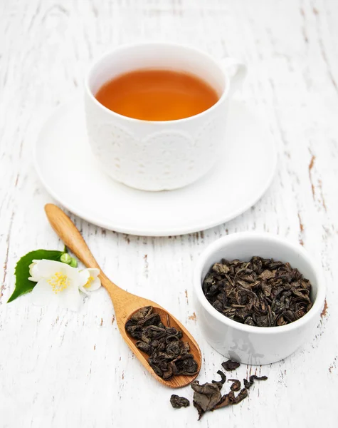 Taza de té con flores de jazmín —  Fotos de Stock