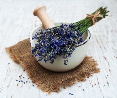 Lavanta çiçekleri ve harç