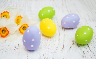 Paskalya yumurtaları ve Nergis