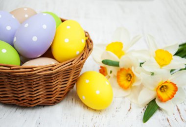 Paskalya yumurtalı sepet