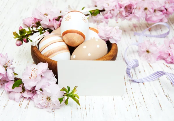Cuenco con huevos de Pascua — Foto de Stock