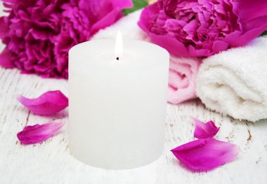 Şakayık çiçekleri masaj havlu ile