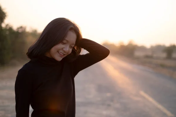 Portrait Young Asian Girl Long Road Sunset Time — Stock Photo, Image