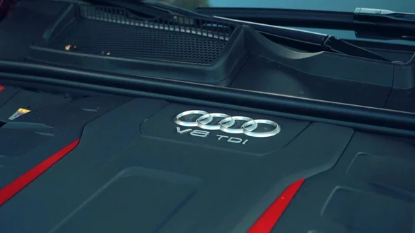 20 dicembre 2020-Audi V8 tdi copertina motore — Foto Stock