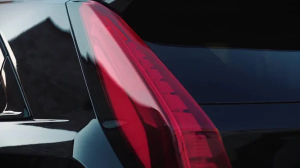 Bir arabanın yakın çekimi.