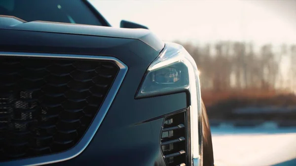 Bir arabanın yakın çekimi.