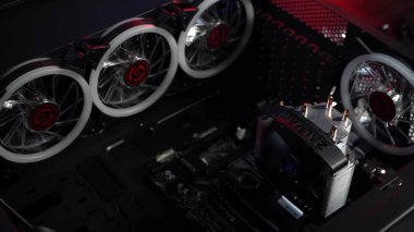 Motosikletin yakın çekimi.