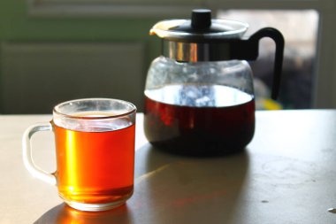 Masada bir fincan kahve.