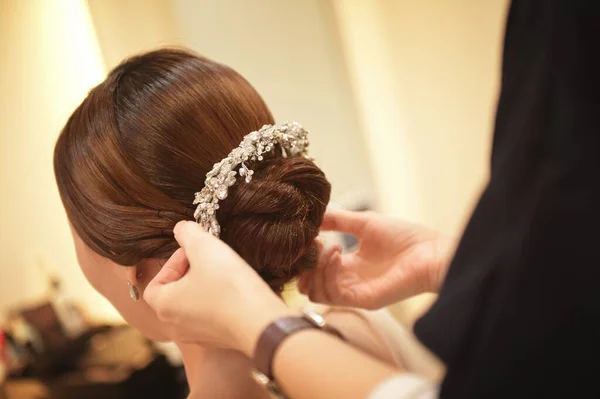 Penteado de casamento da noiva no casamento — Fotografia de Stock