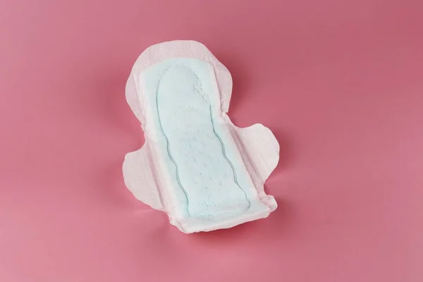 Санитарные салфетки для женщин с менструацией — стоковое фото