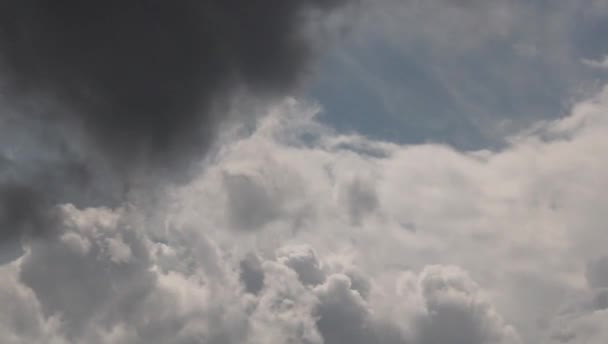 Wolken in de lucht — Stockvideo