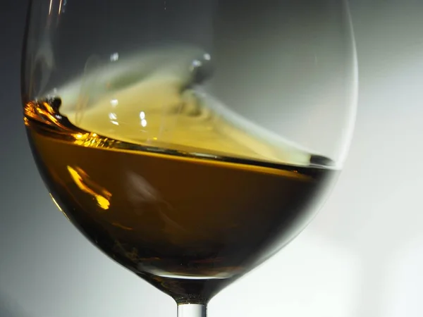 Een close-up van een wijnglas — Stockfoto