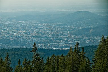 Schockl Mountian 'dan Graz şehrinin yüksek açılı görüntüsü