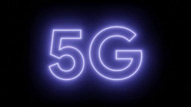 Siyah izole edilmiş arkaplanda 5 gramlık neon ışığı renginde bir metin. 3 boyutlu resimleme. 5G mobil ağ teknolojisi arka planı. Gelecek neslin interneti. 4k çözünürlüklü video 5G çevrimiçi iletişim