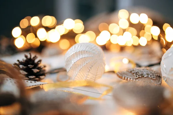 Boule Noël Sur Fond Lumières Floues Décoration Noël Lumières Bokeh — Photo