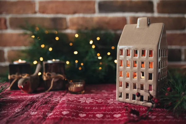 Weihnachtskerzen Und Kerzenständer Weihnachtsbeleuchtung Weihnachtsbaum — Stockfoto