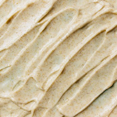 Kozmetik ürünleri. Vücut fırçası. Masada izler var.