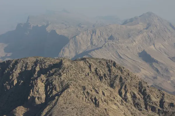 Gorakh Tepesi, Pakistan 'ın Sindh şehrinde bir tepe istasyonudur. Kirthar Dağları 'nda 5,689 ft (1,734 m) yükseklikte, Dadu şehrinin 94 kilometre (58 mi) kuzeybatısında yer almaktadır..
