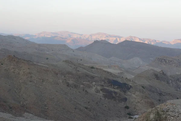 Gorakh Tepesi, Pakistan 'ın Sindh şehrinde bir tepe istasyonudur. Kirthar Dağları 'nda 5,689 ft (1,734 m) yükseklikte, Dadu şehrinin 94 kilometre (58 mi) kuzeybatısında yer almaktadır..